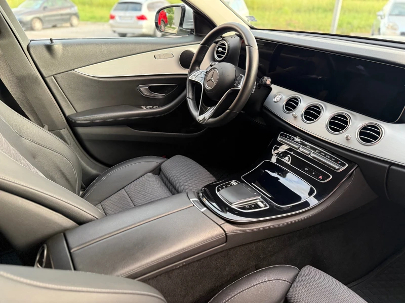 Mercedes-Benz E 220 4MATIC* 9G* Avangarde* MBUX* Camera, снимка 8 - Автомобили и джипове - 50833824