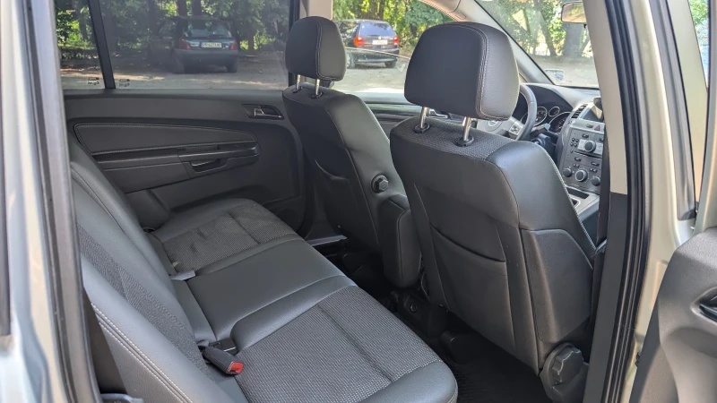 Opel Zafira, снимка 5 - Автомобили и джипове - 50839776