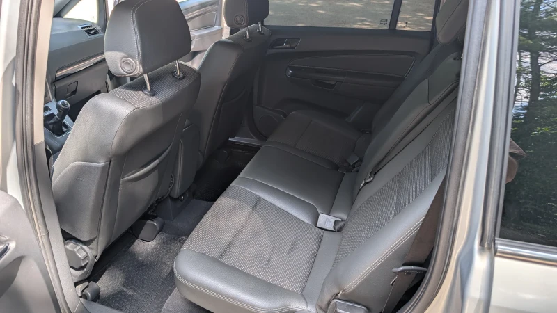 Opel Zafira, снимка 9 - Автомобили и джипове - 50839776