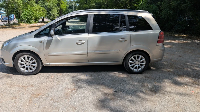Opel Zafira, снимка 3 - Автомобили и джипове - 50839776