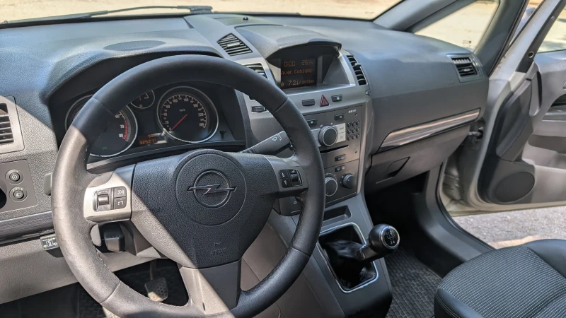 Opel Zafira, снимка 10 - Автомобили и джипове - 50839776