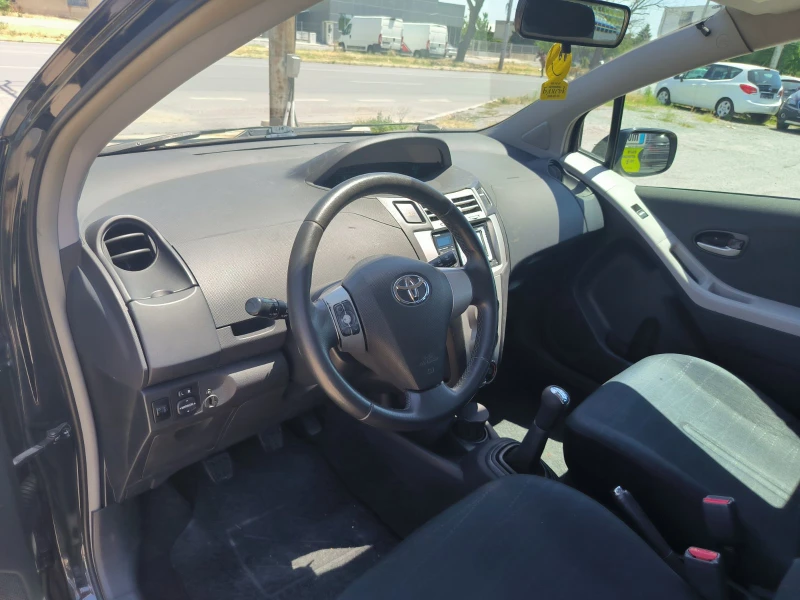 Toyota Yaris 1.3i-Gpl-Euro-4, снимка 13 - Автомобили и джипове - 50904633