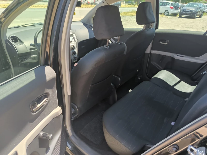 Toyota Yaris 1.3i-Gpl-Euro-4, снимка 16 - Автомобили и джипове - 50904633