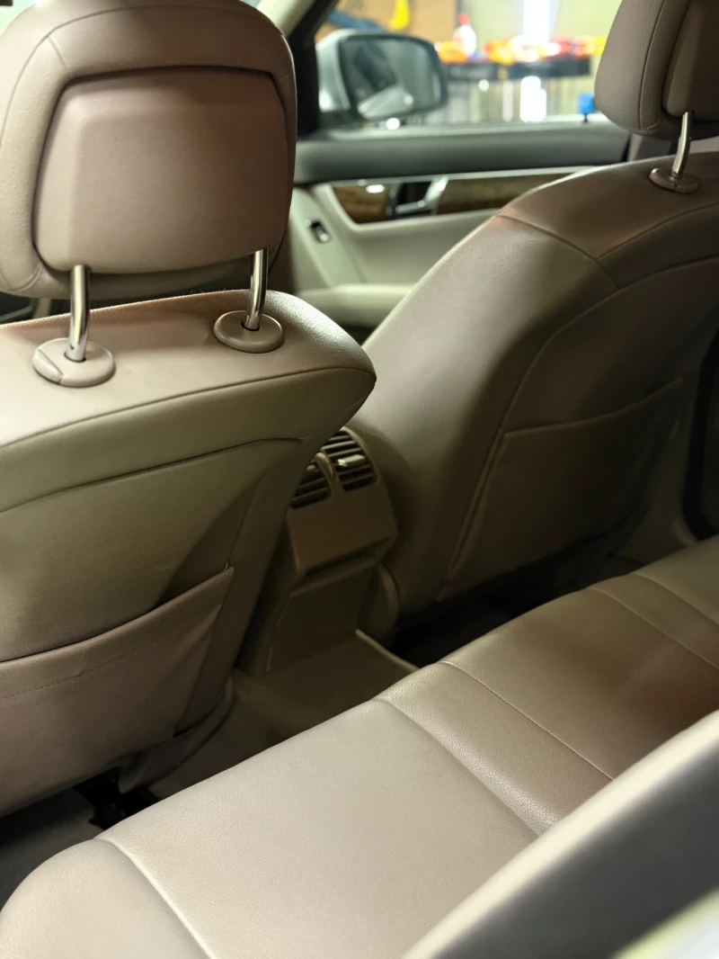 Mercedes-Benz C 220, снимка 10 - Автомобили и джипове - 52371454