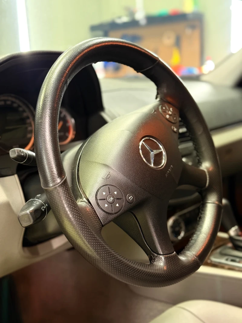 Mercedes-Benz C 220, снимка 4 - Автомобили и джипове - 52371454