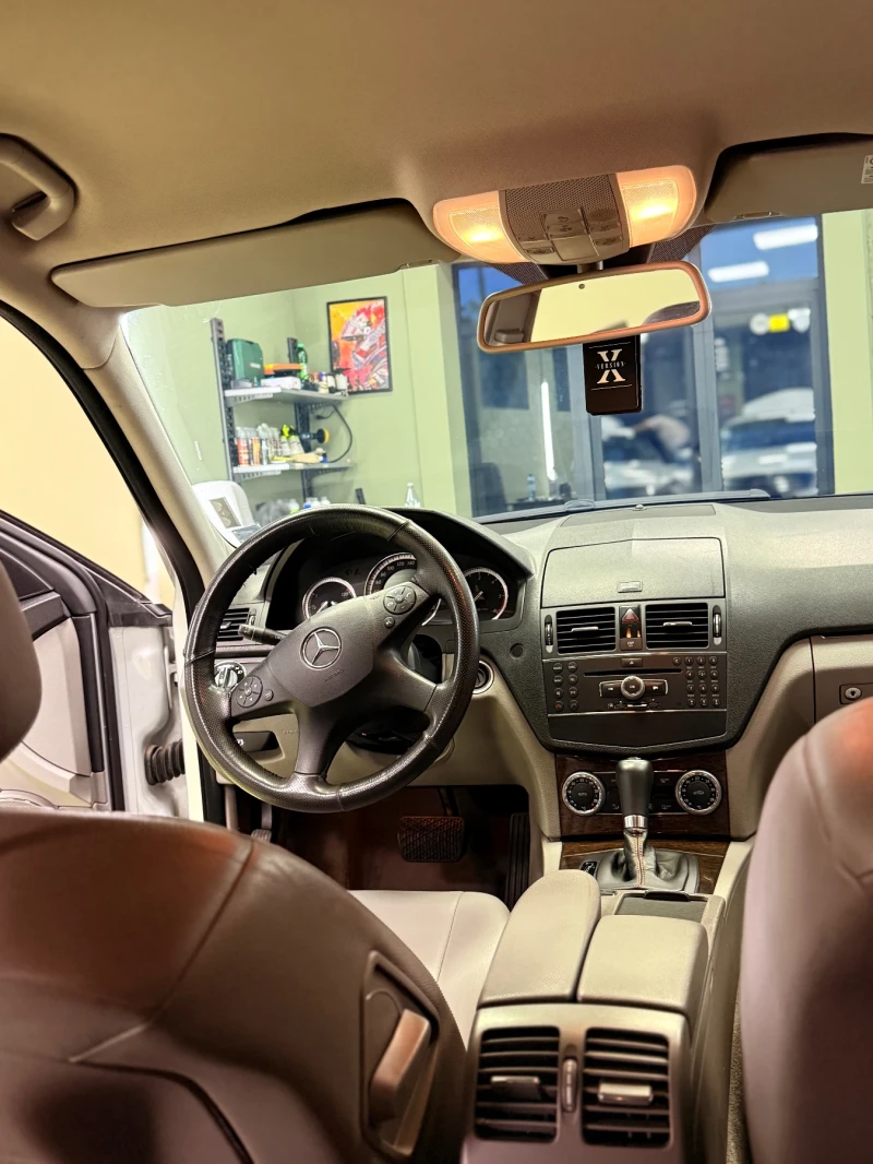Mercedes-Benz C 220, снимка 8 - Автомобили и джипове - 52371454