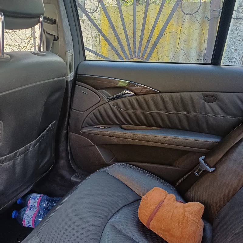 Mercedes-Benz E 500, снимка 15 - Автомобили и джипове - 52560878