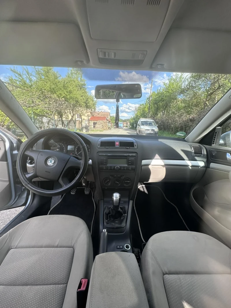 Skoda Octavia 2.0 i 4x4, снимка 13 - Автомобили и джипове - 52673429