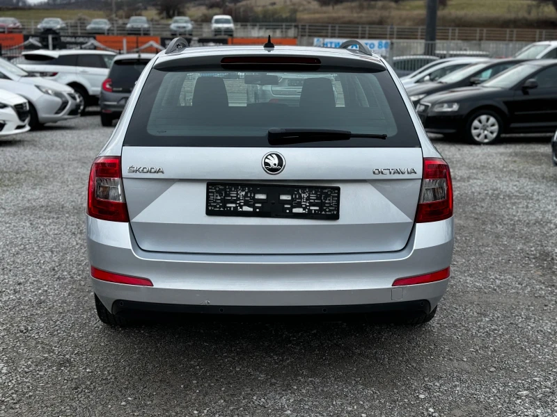 Skoda Octavia 1.6TDI 110kc сервизна история, снимка 7 - Автомобили и джипове - 52725042