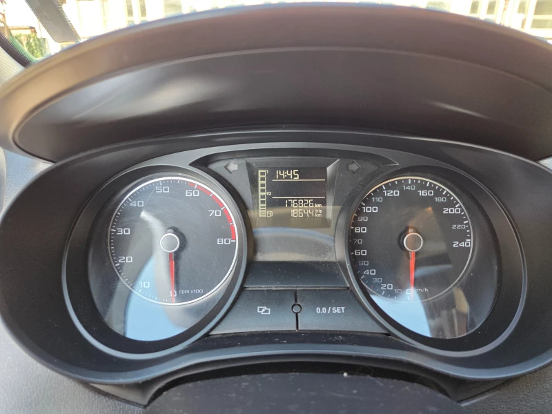 Seat Ibiza, снимка 11 - Автомобили и джипове - 52802704