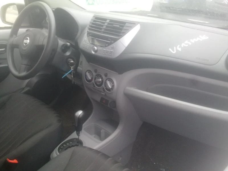 Nissan Pixo 1.0i, снимка 3 - Автомобили и джипове - 32810158