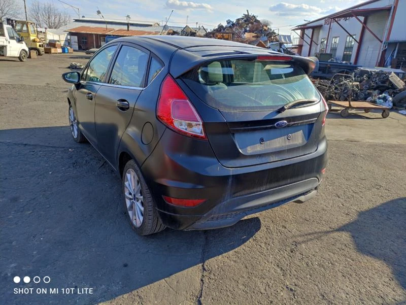 Ford Fiesta 1.4i, снимка 6 - Автомобили и джипове - 39858106