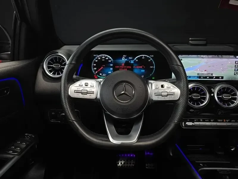 Mercedes-Benz EQB * Keyless* Ambient* Navi* Camera, снимка 7 - Автомобили и джипове - 55059394