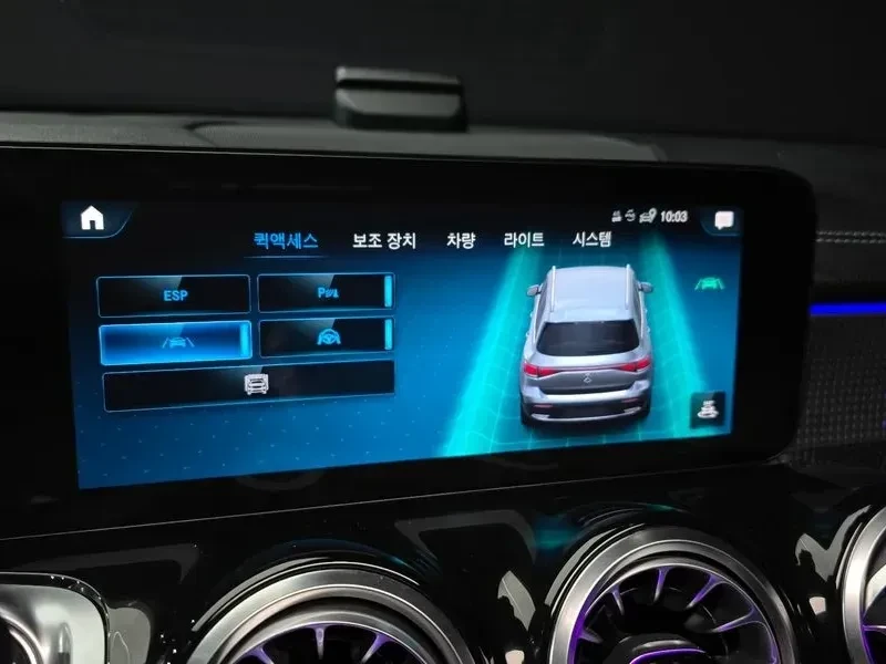 Mercedes-Benz EQB * Keyless* Ambient* Navi* Camera, снимка 11 - Автомобили и джипове - 55059394