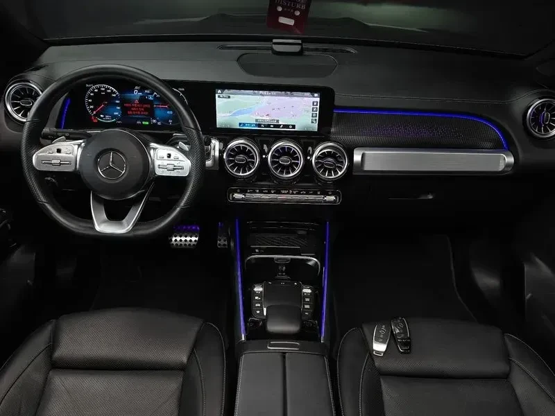Mercedes-Benz EQB * Keyless* Ambient* Navi* Camera, снимка 5 - Автомобили и джипове - 55059394