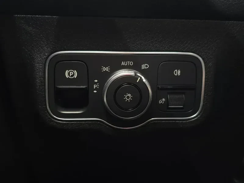Mercedes-Benz EQB * Keyless* Ambient* Navi* Camera, снимка 15 - Автомобили и джипове - 55059394