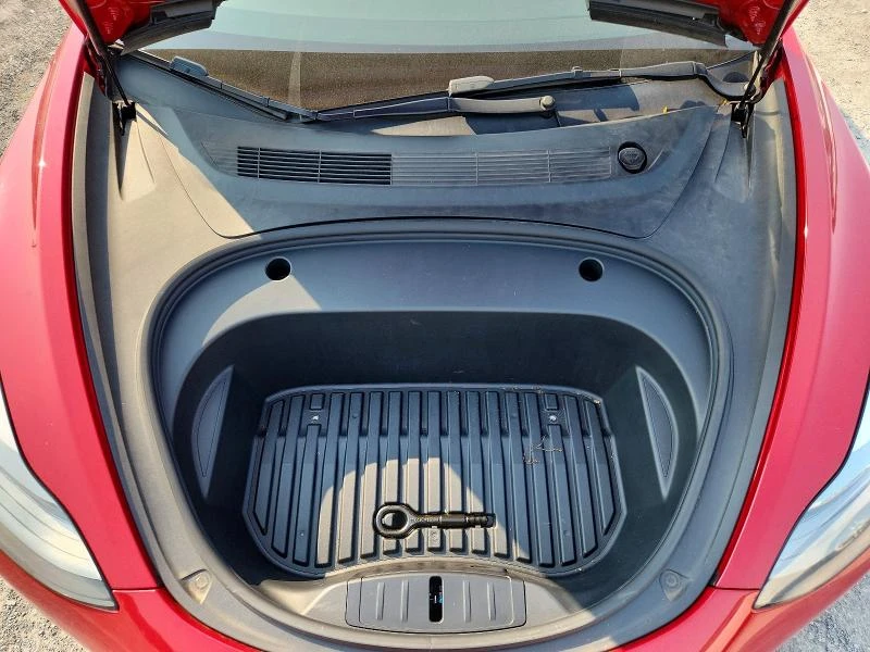 Tesla Model 3, снимка 11 - Автомобили и джипове - 55614257