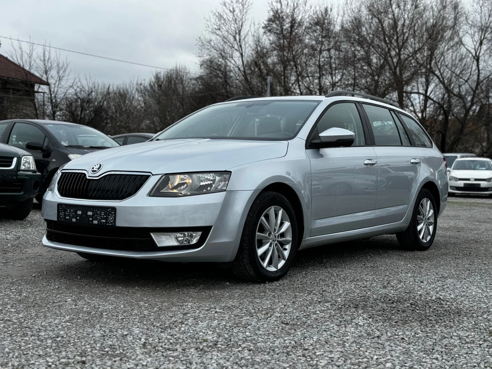 Skoda Octavia 1.6TDI 110kc сервизна история, снимка 1