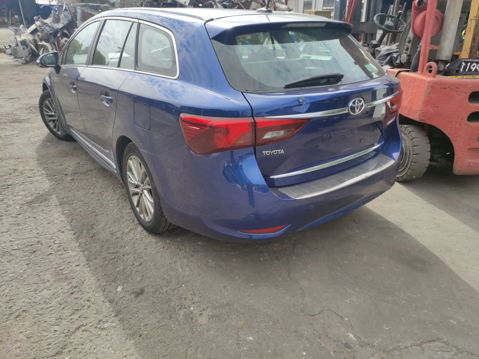 Toyota Avensis 1.6d4d 2.0d4d | Mobile.bg — изображение 12
