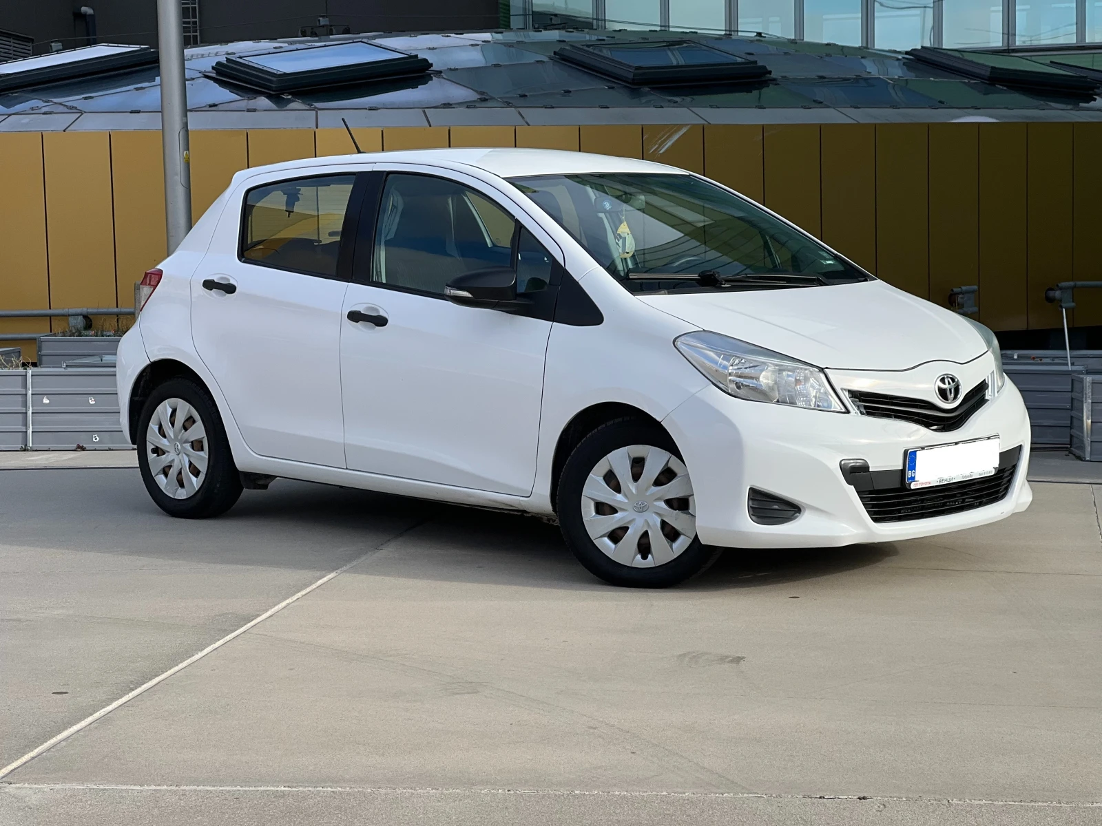 Toyota Yaris 1.33i - изображение 2