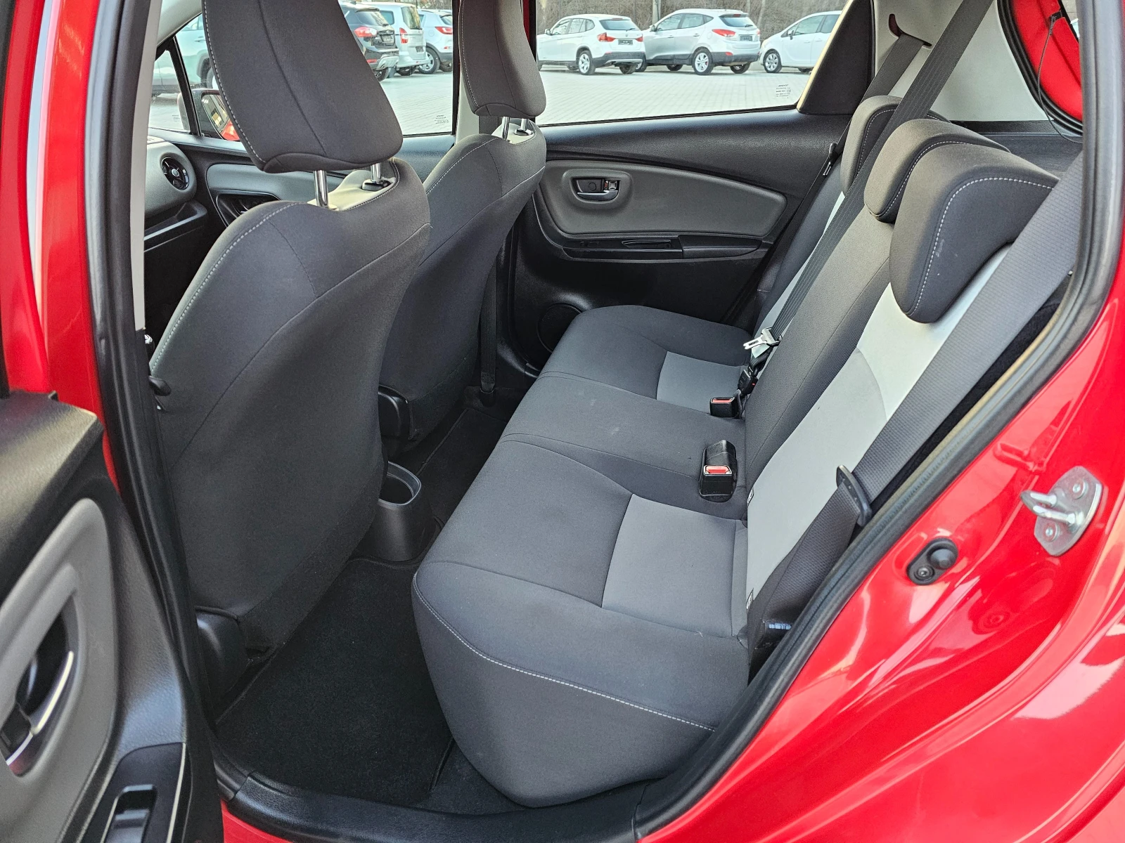 Toyota Yaris 1.0VVTI, Нави, Камера, Евро 6В! | Mobile.bg — изображение 13