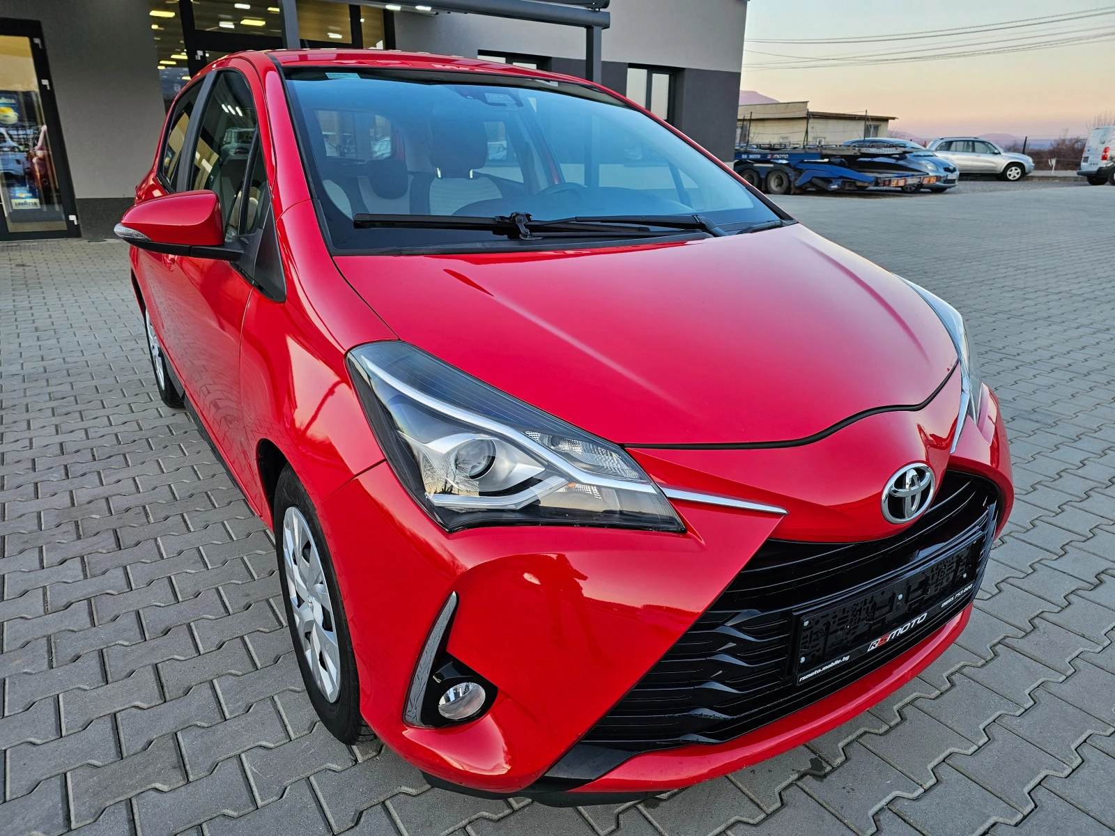Toyota Yaris 1.0VVTI, Нави, Камера, Евро 6В! | Mobile.bg — изображение 1