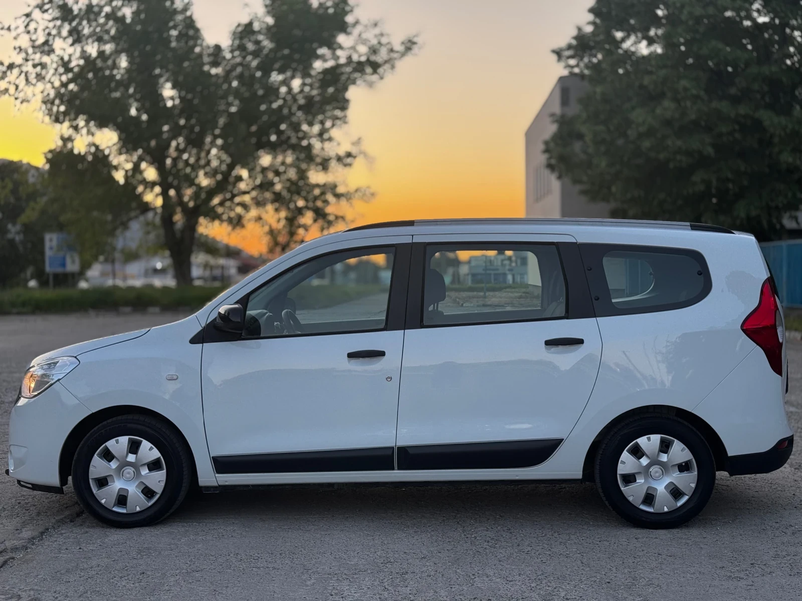 Dacia Lodgy 1.5DCI* * * 51000КМ* * * ИТАЛИЯ - изображение 2