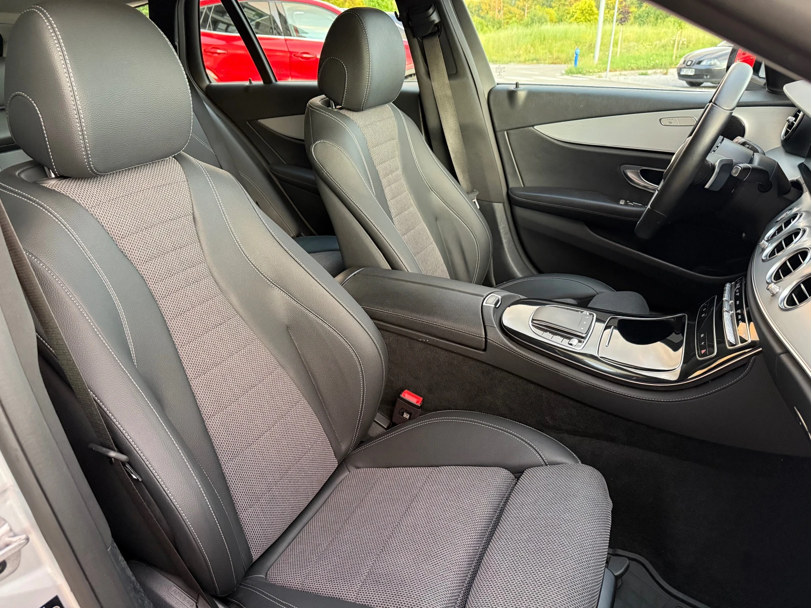 Mercedes-Benz E 220 Avangarde, 4MATIC, LED, Camera - изображение 10