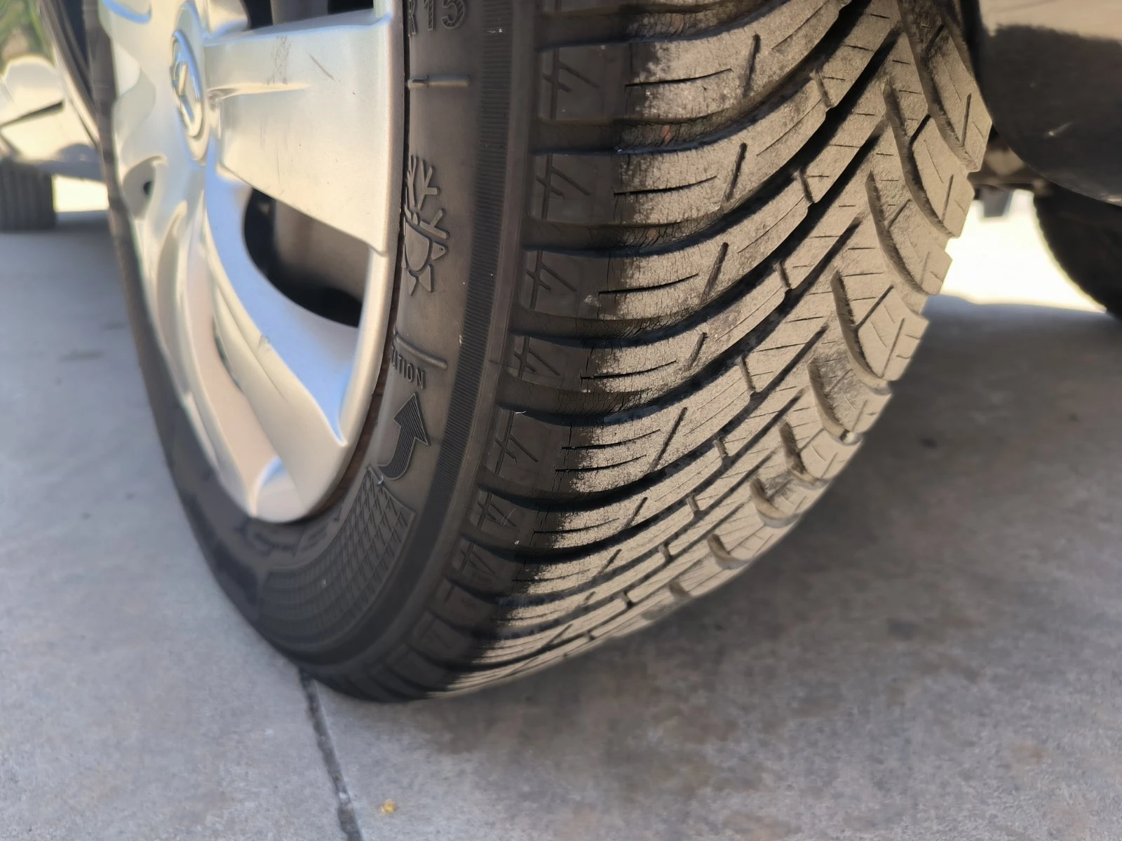 Toyota Yaris 1.3i-Gpl-Euro-4 - изображение 8