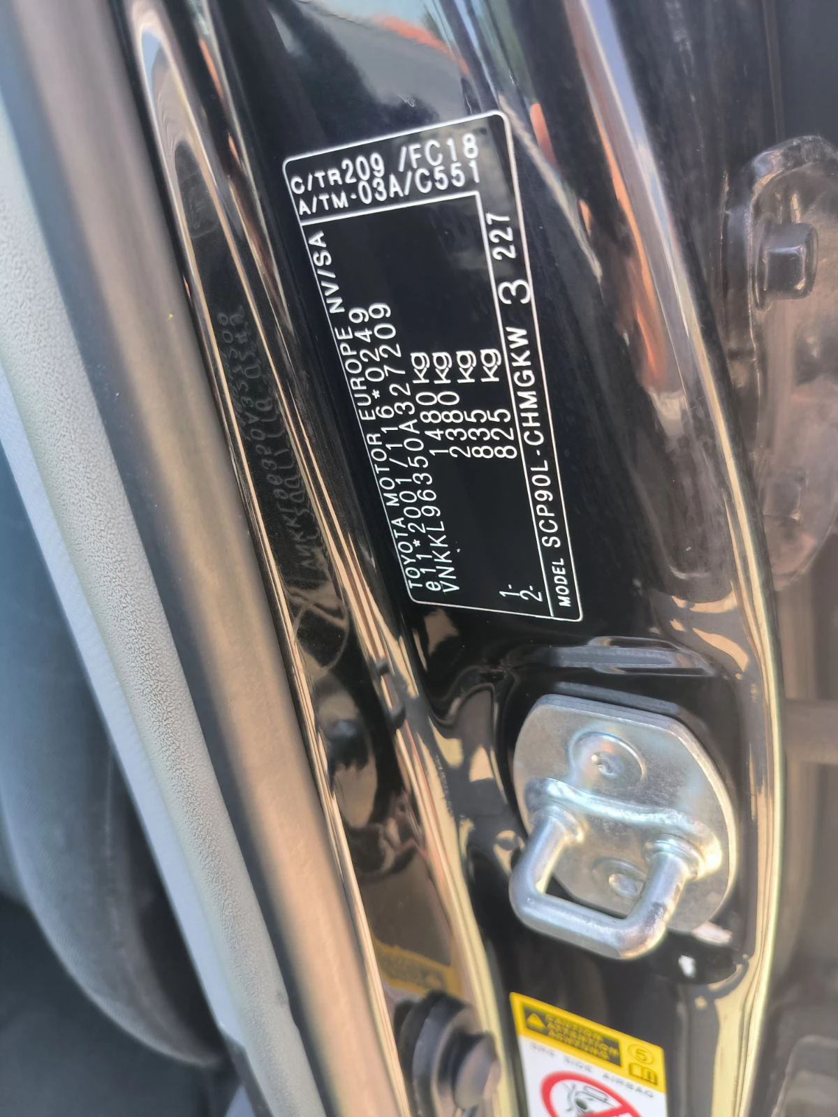 Toyota Yaris 1.3i-Gpl-Euro-4 - изображение 10