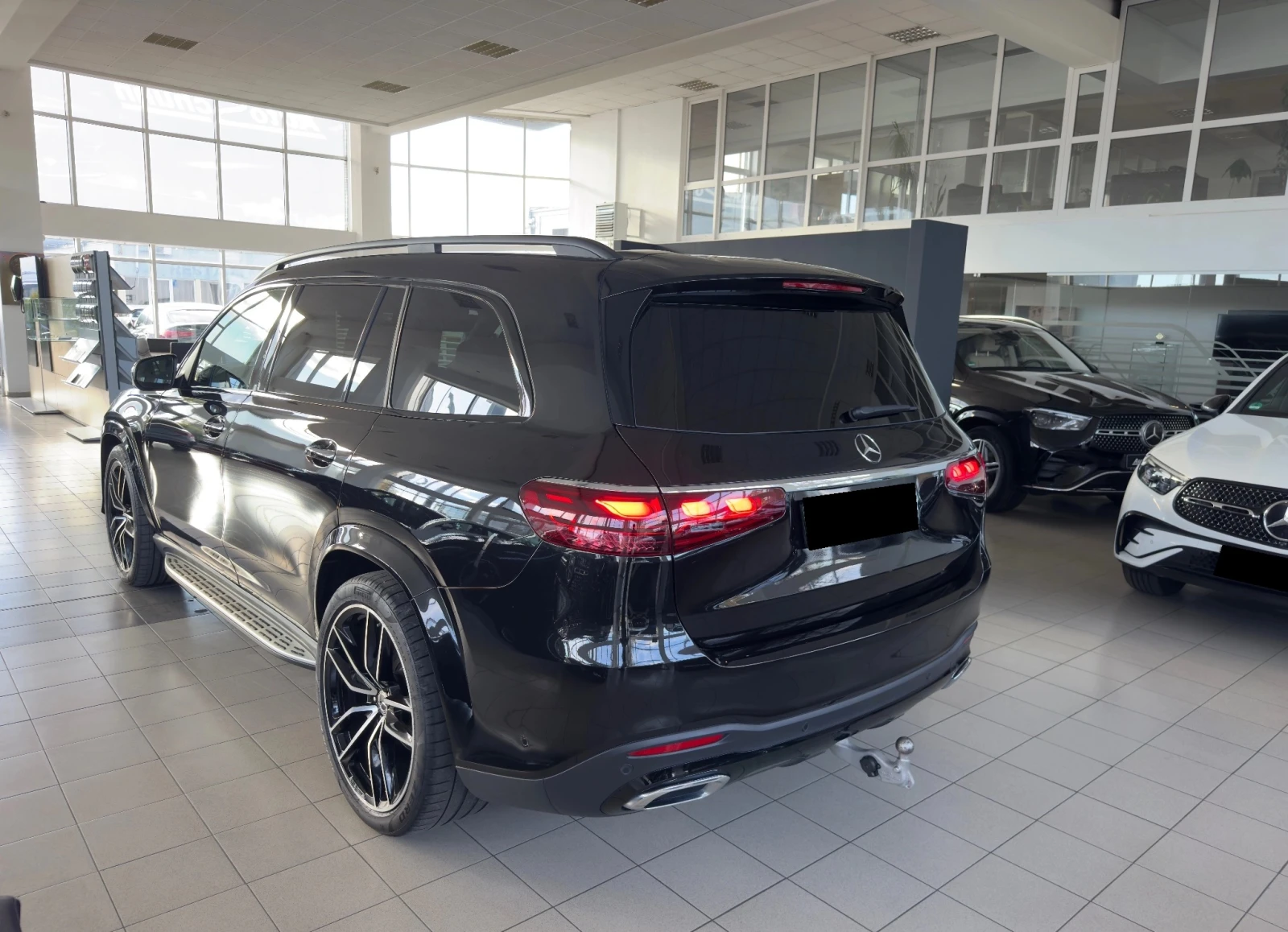 Mercedes-Benz GLS 450 4Matic AMG-Line 7 Seater - изображение 3