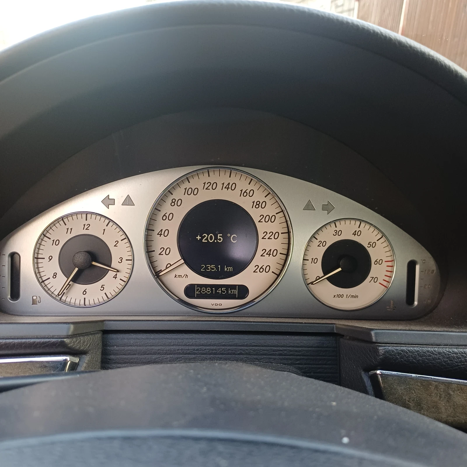 Mercedes-Benz E 500 | Mobile.bg   12