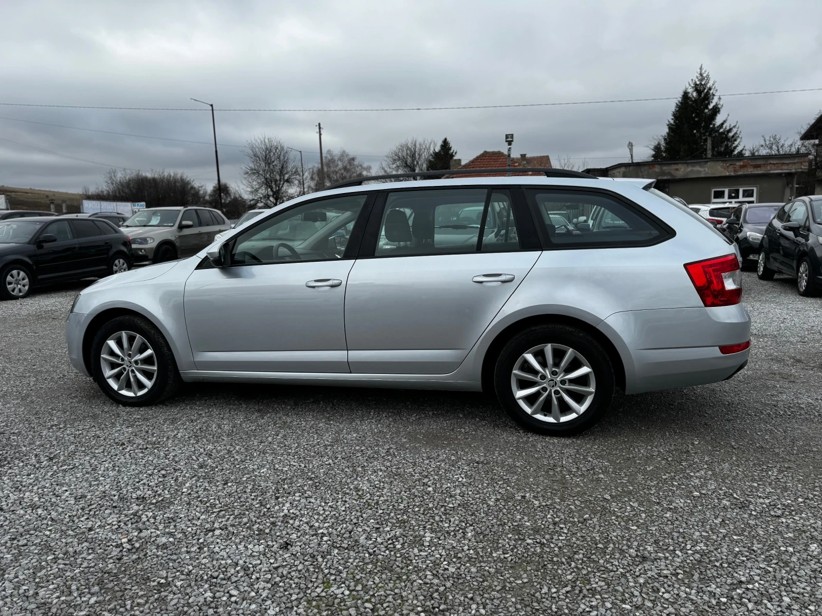 Skoda Octavia 1.6TDI 110kc сервизна история - изображение 10