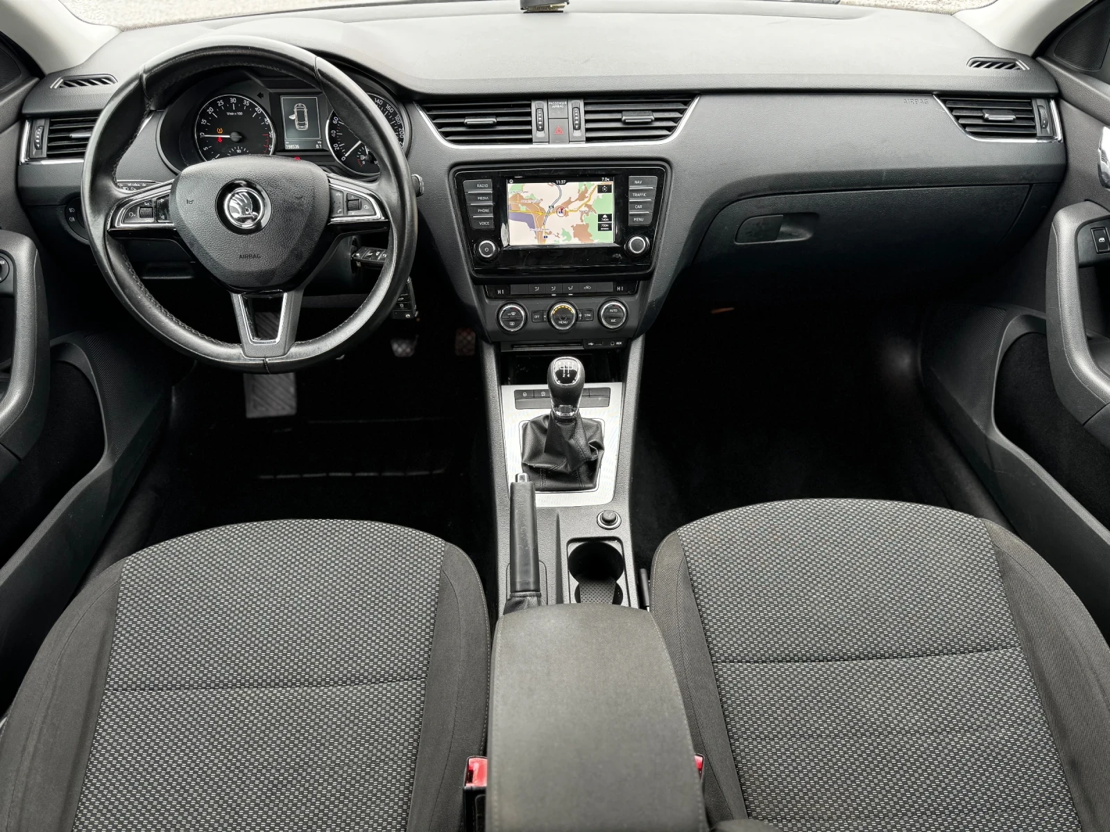 Skoda Octavia 1.6TDI 110kc   | Mobile.bg   11