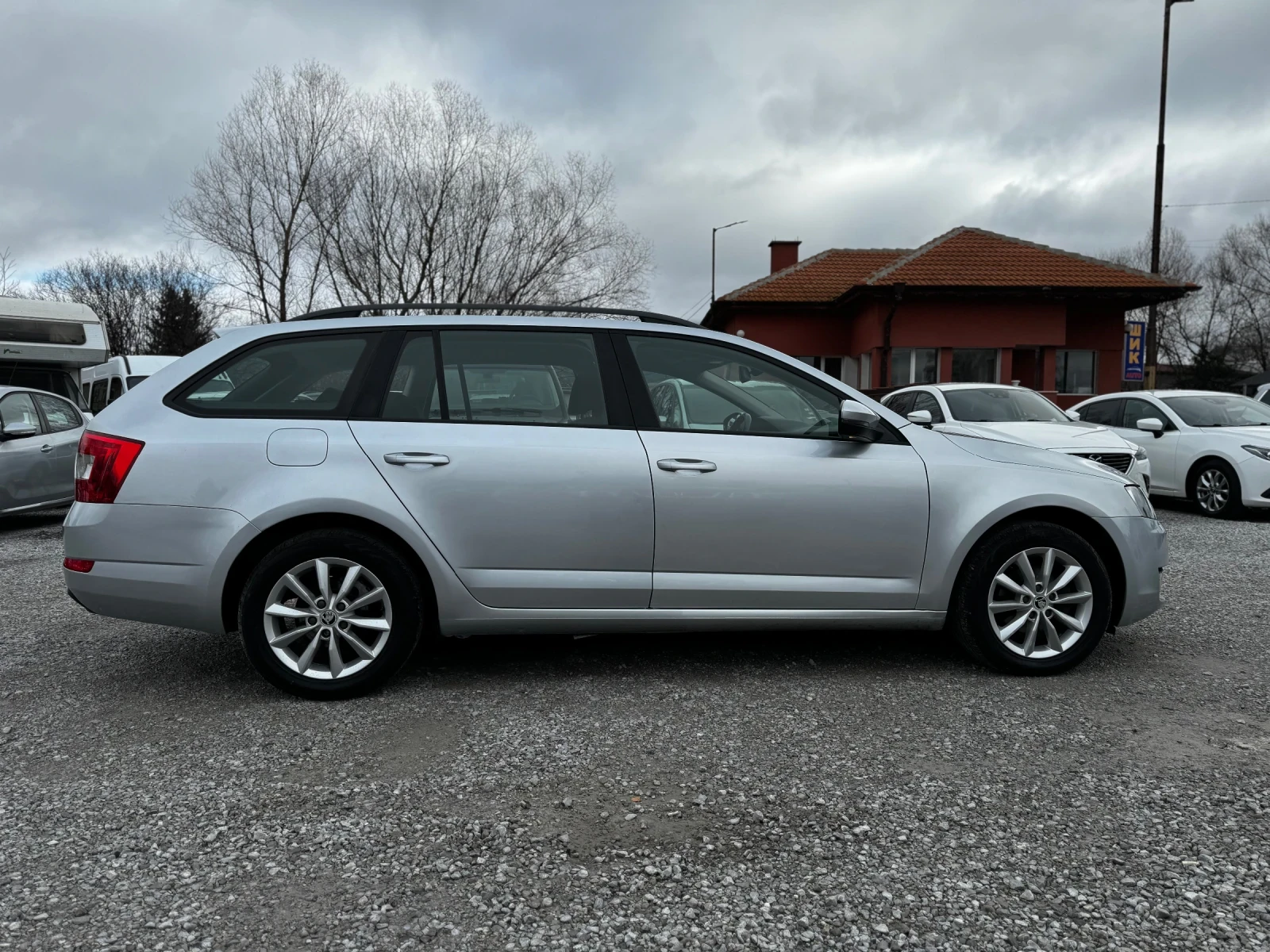 Skoda Octavia 1.6TDI 110kc сервизна история - изображение 9