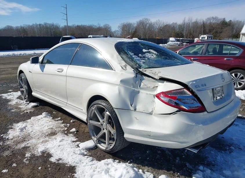 Mercedes-Benz C 63 AMG, снимка 3 - Автомобили и джипове - 53818849