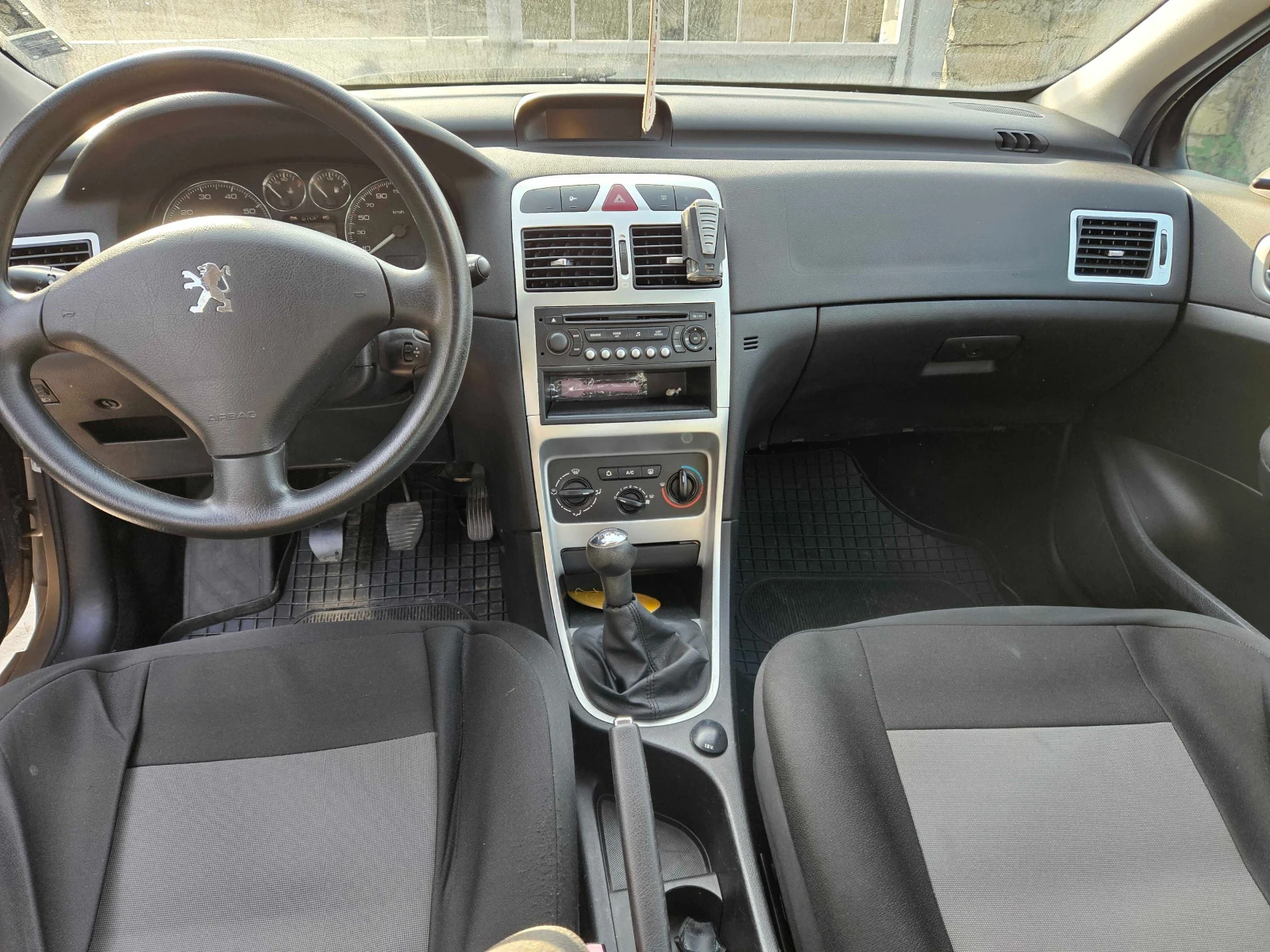 Peugeot 307 1.6 I, снимка 11 - Автомобили и джипове - 54981073