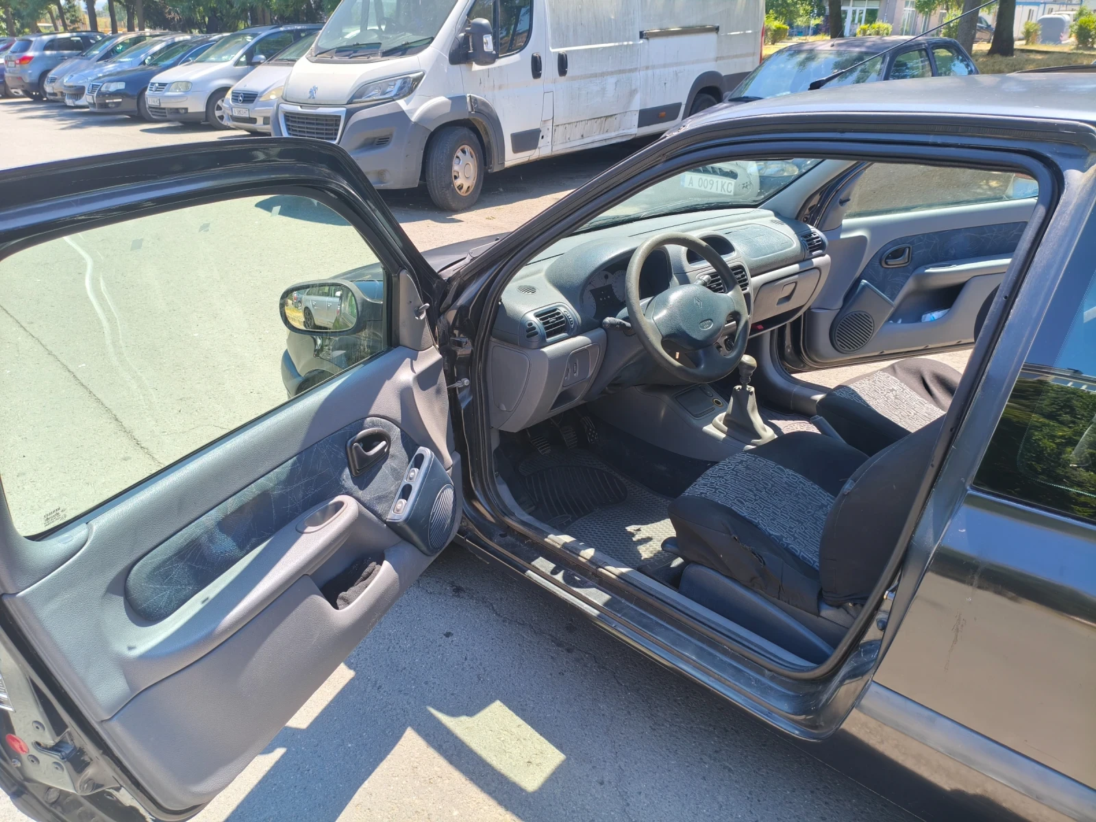 Renault Clio, снимка 10 - Автомобили и джипове - 55102972