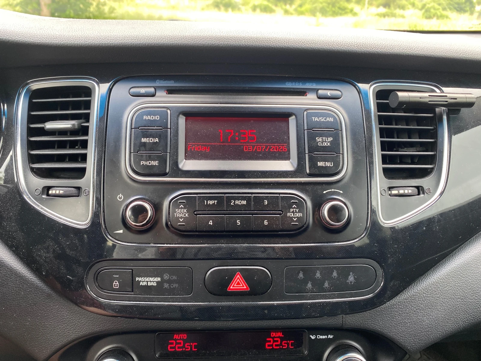 Kia Carens CRDi, снимка 8 - Автомобили и джипове - 55147940