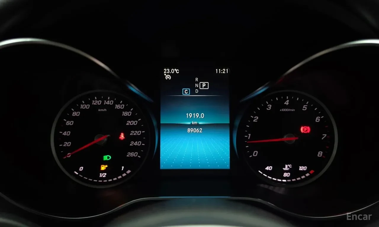 Mercedes-Benz C 200 Avantgarde| BURMESTER| PANO| ПАМЕТ| , снимка 8 - Автомобили и джипове - 56116316