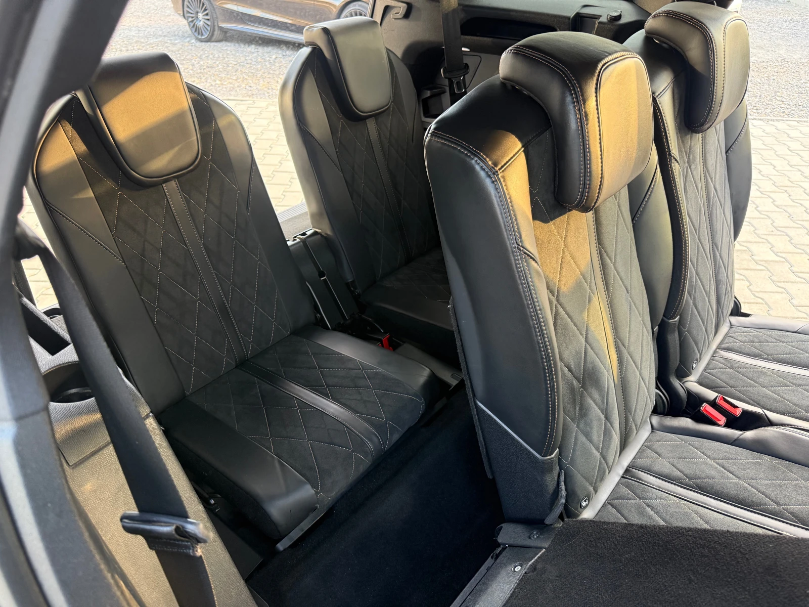 Peugeot 5008 2.0HDI 180ks GT LINE 7 Седалки Собствен лизинг !!!, снимка 12 - Автомобили и джипове - 56156184