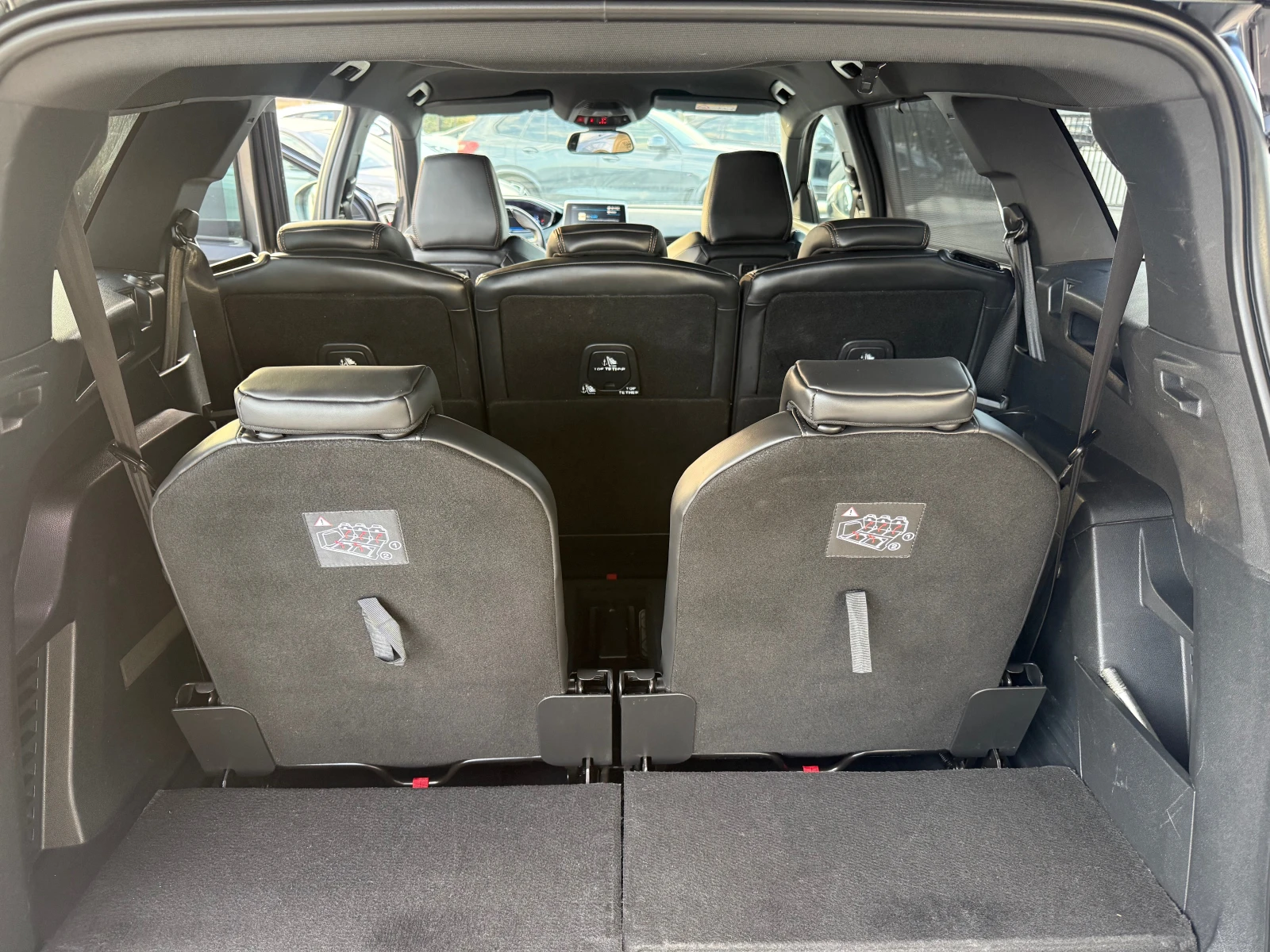 Peugeot 5008 2.0HDI 180ks GT LINE 7 Седалки Собствен лизинг !!!, снимка 13 - Автомобили и джипове - 56156184