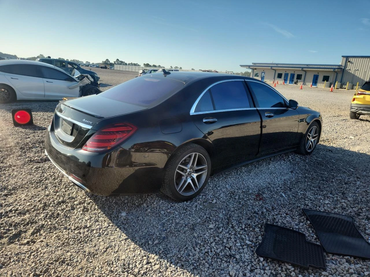Mercedes-Benz S 560 4.0l 4Matic, снимка 3 - Автомобили и джипове - 56226708