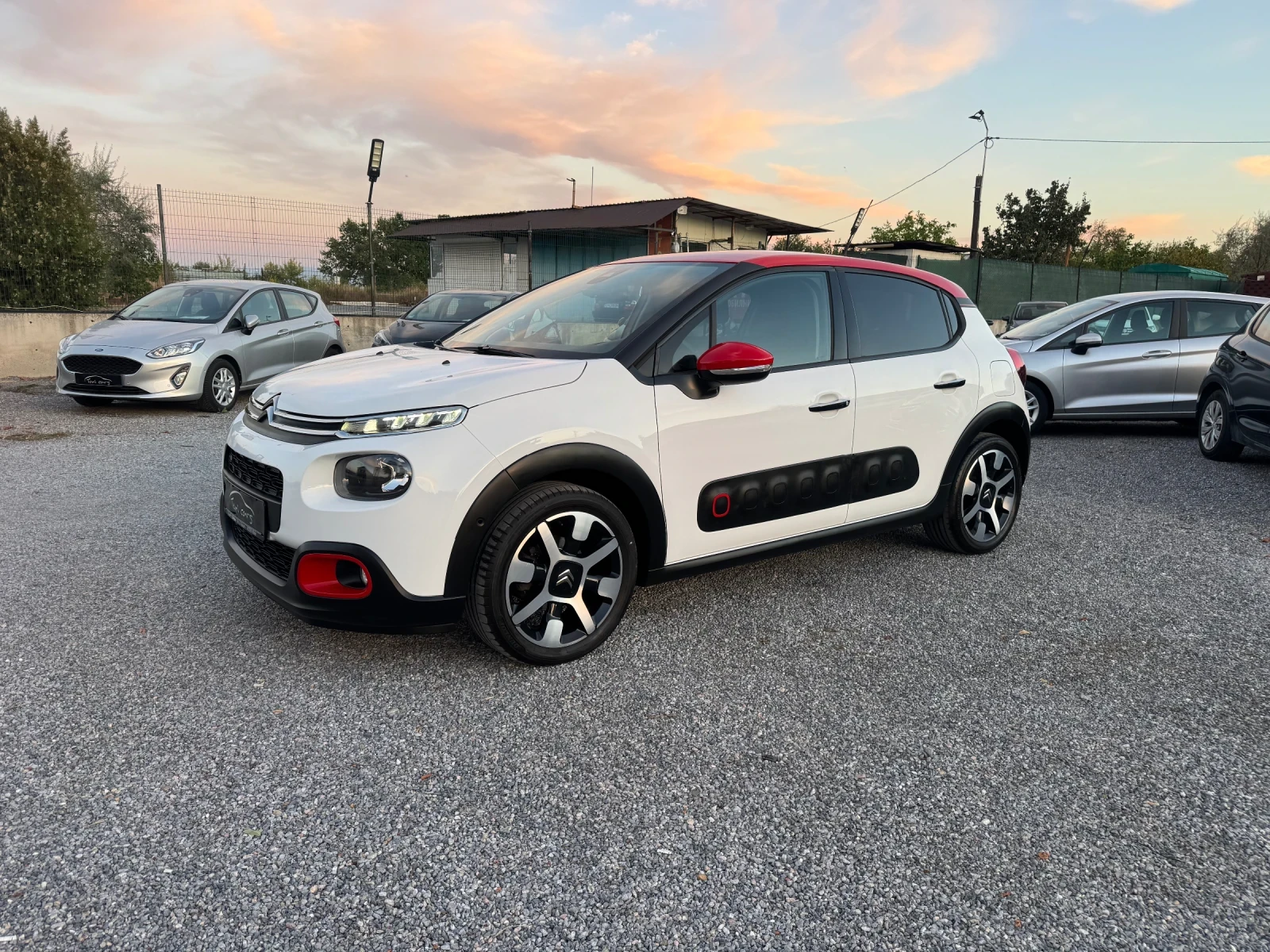Citroen C3 1.2 Pure Tech NAVI!! Camera !! Keyless!! FULL!! , снимка 2 - Автомобили и джипове - 56415817