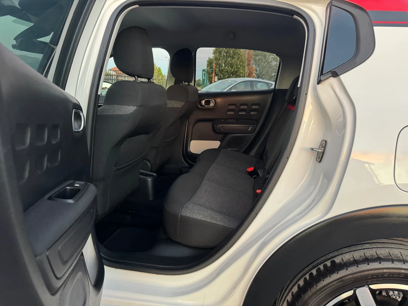 Citroen C3 1.2 Pure Tech NAVI!! Camera !! Keyless!! FULL!! , снимка 15 - Автомобили и джипове - 56415817