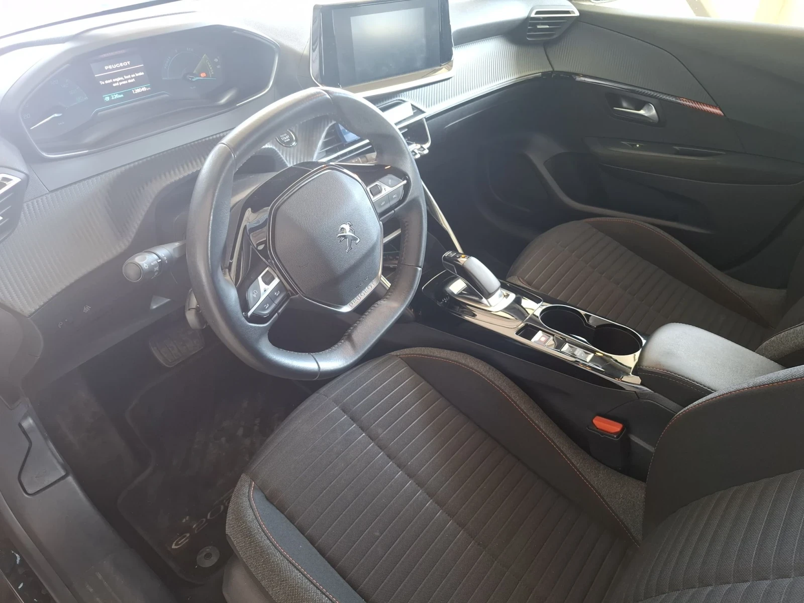 Peugeot 208 50kw , снимка 9 - Автомобили и джипове - 56431443