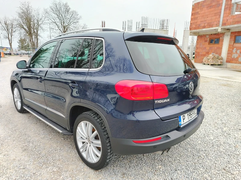 VW Tiguan 2.0TDI-4X4/DSG/NAVI/КАМЕРА/ПАНОРАМА/КОЖА!!!, снимка 5 - Автомобили и джипове - 49291893