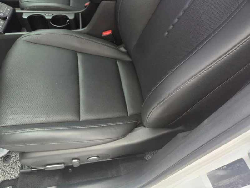 Hyundai Kona Gasoline 1.6 Turbo 2WD Premium, снимка 11 - Автомобили и джипове - 52113104