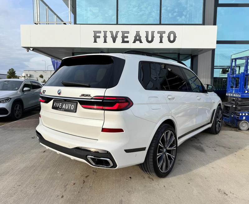 BMW X7 M50i / INDIVIDUAL / Bowers & Wilkins / Panorama / , снимка 7 - Автомобили и джипове - 52145934