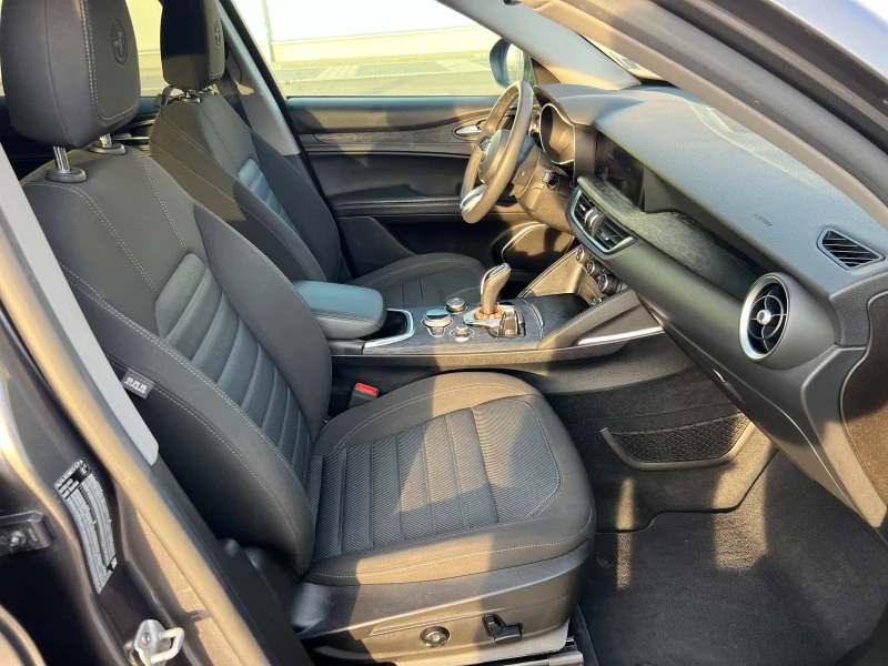 Alfa Romeo Stelvio 2.2 4x4 Facelift, снимка 11 - Автомобили и джипове - 52920539